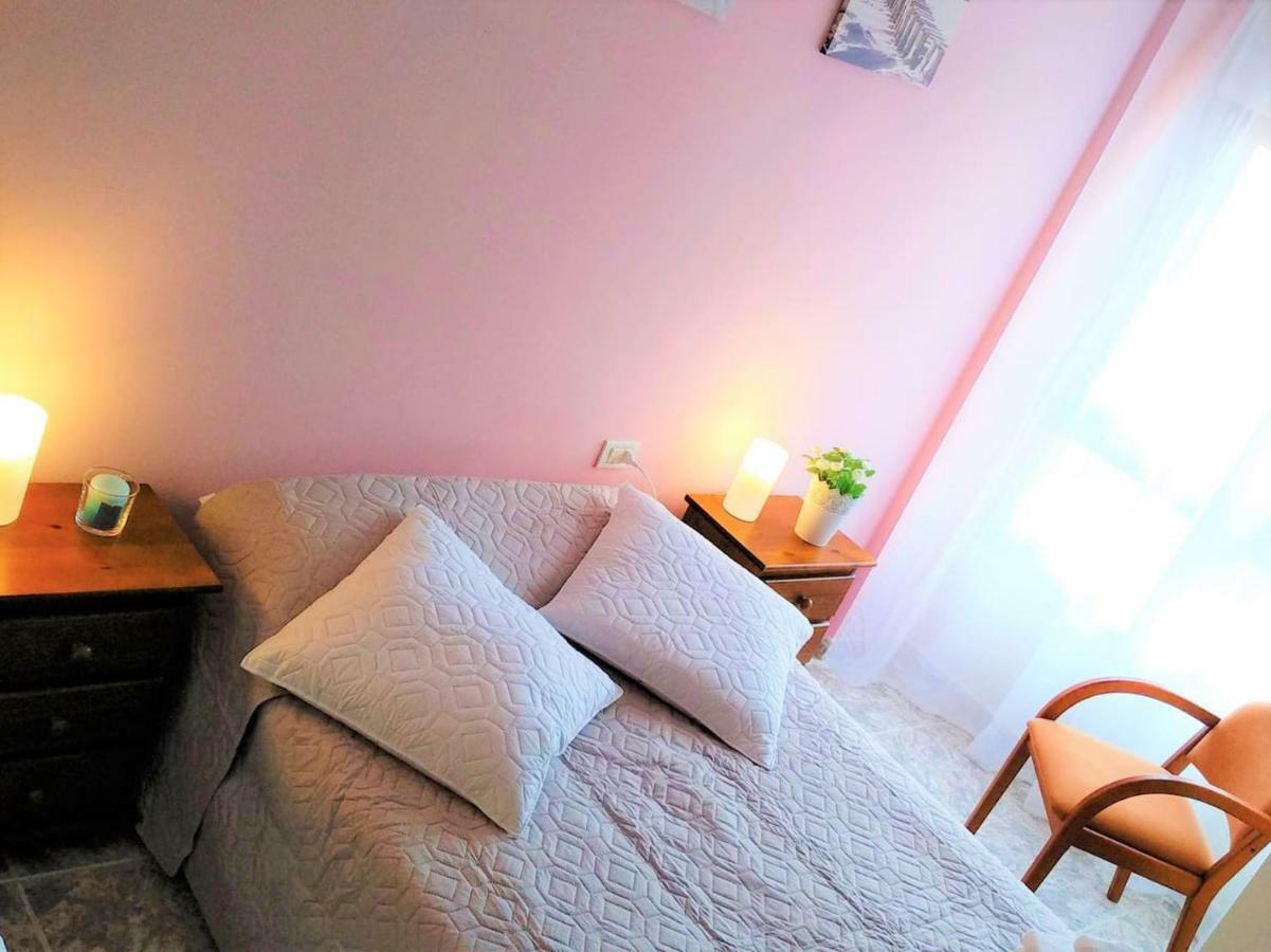 Bright Spacious Apartment, 2 Min Walk From Beach カンデラリア エクステリア 写真