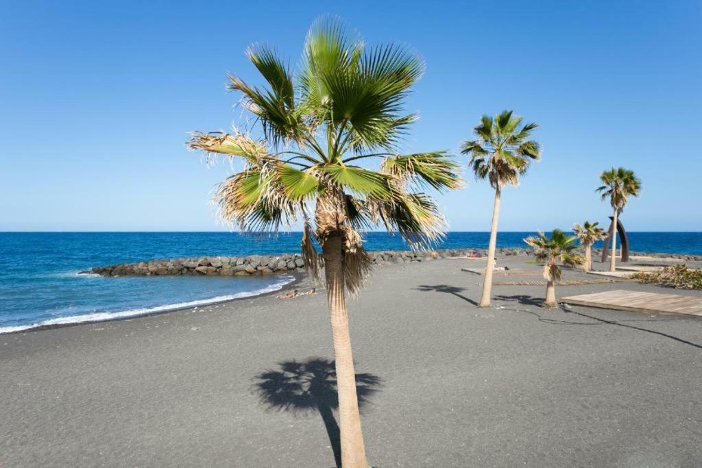 Bright Spacious Apartment, 2 Min Walk From Beach カンデラリア エクステリア 写真
