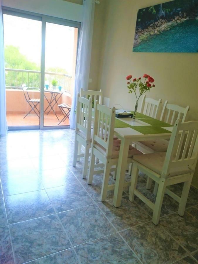 Bright Spacious Apartment, 2 Min Walk From Beach カンデラリア エクステリア 写真